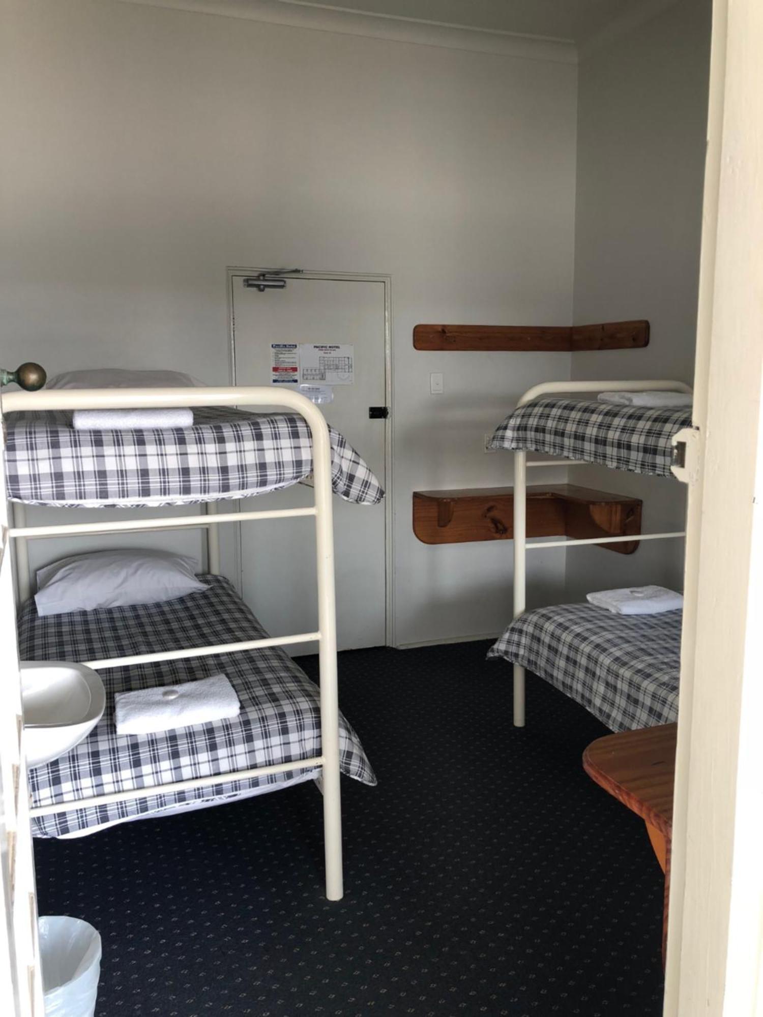 Pacific Hotel Yamba Room photo